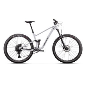 TITAN RACING Skyrim Dash (2025)